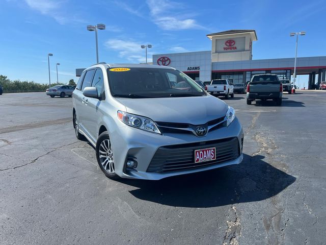 2020 Toyota Sienna XLE