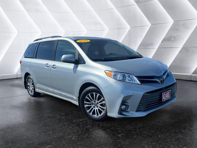 2020 Toyota Sienna XLE