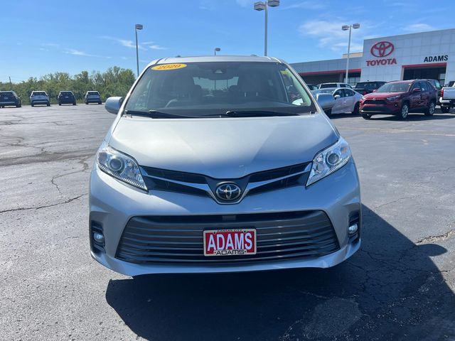 2020 Toyota Sienna XLE