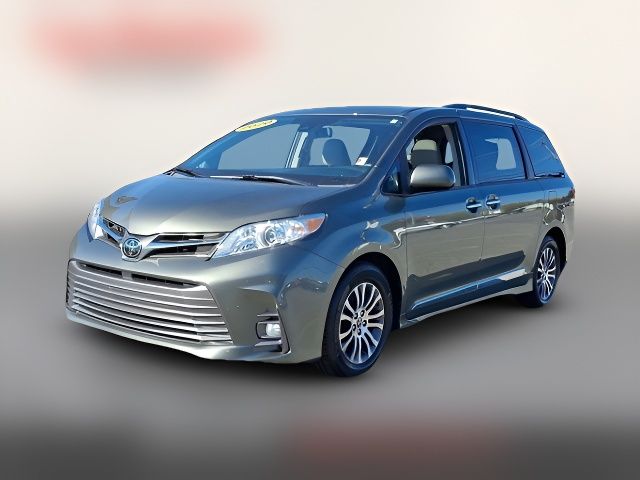 2020 Toyota Sienna XLE