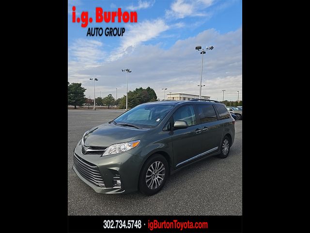 2020 Toyota Sienna XLE