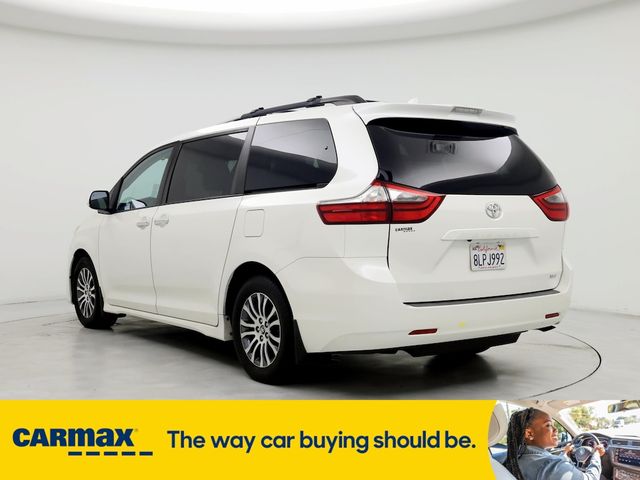 2020 Toyota Sienna XLE