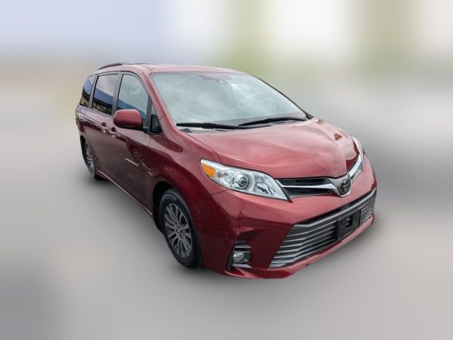 2020 Toyota Sienna XLE