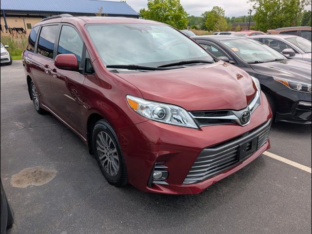 2020 Toyota Sienna XLE