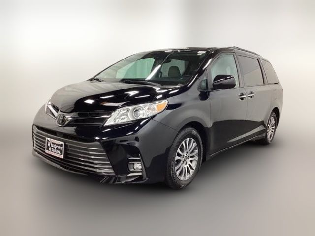 2020 Toyota Sienna XLE