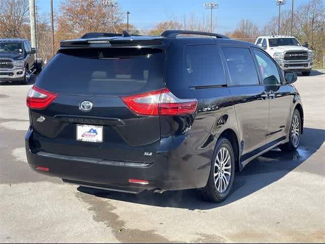 2020 Toyota Sienna XLE