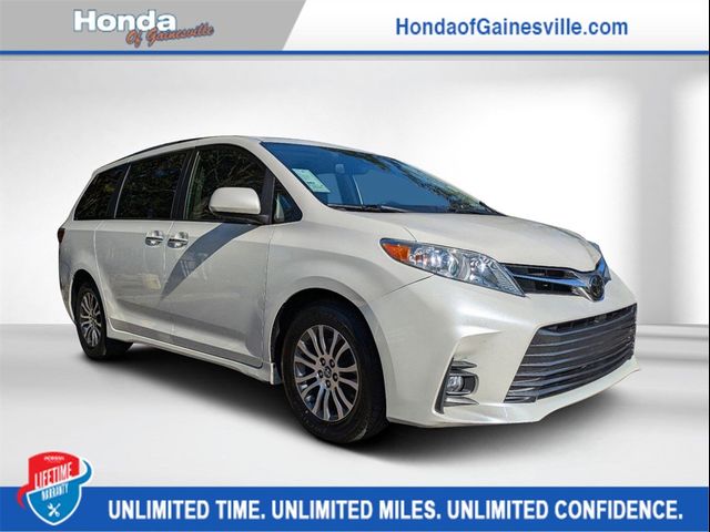 2020 Toyota Sienna XLE