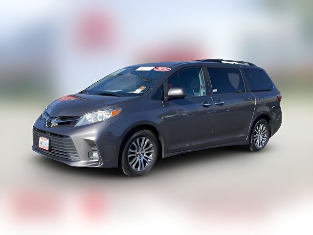 2020 Toyota Sienna XLE