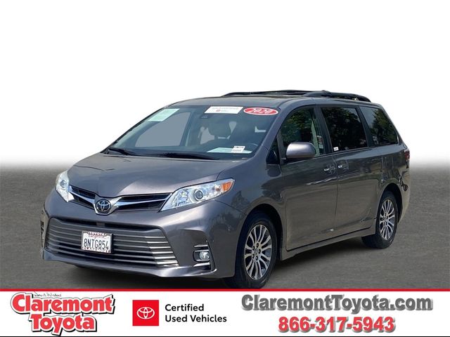 2020 Toyota Sienna XLE