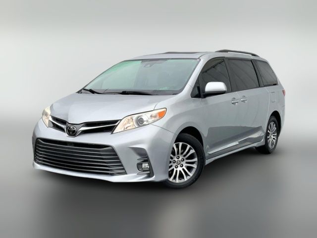 2020 Toyota Sienna XLE