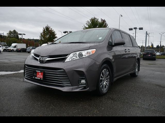 2020 Toyota Sienna XLE