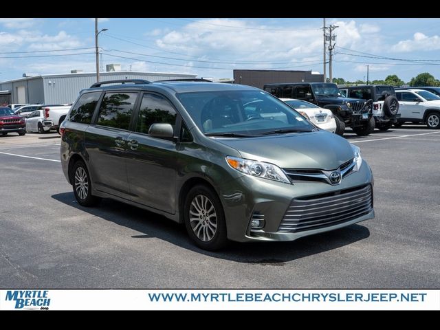 2020 Toyota Sienna XLE
