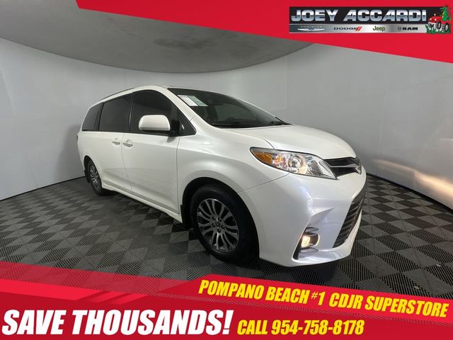 2020 Toyota Sienna XLE Auto Access Seat