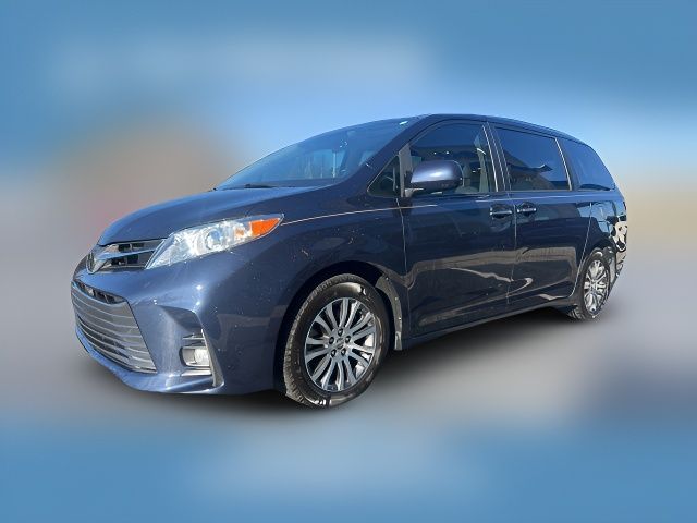 2020 Toyota Sienna XLE