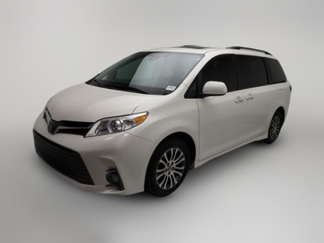 2020 Toyota Sienna XLE