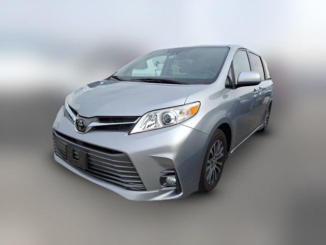 2020 Toyota Sienna XLE