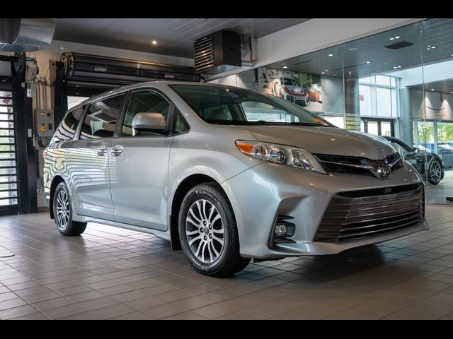 2020 Toyota Sienna XLE Auto Access Seat