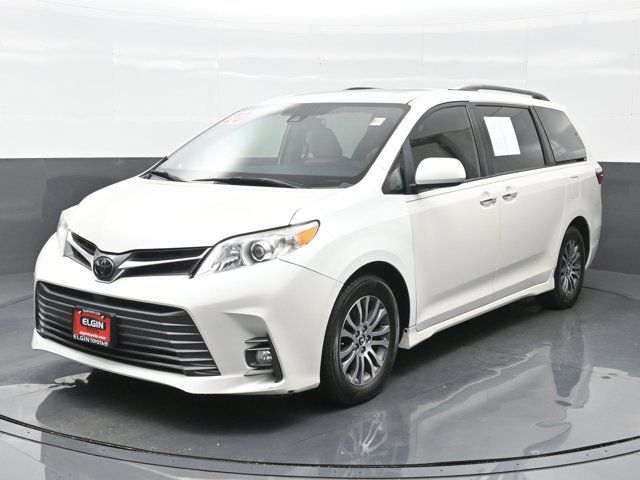 2020 Toyota Sienna XLE