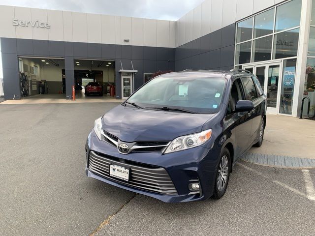 2020 Toyota Sienna XLE