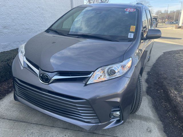 2020 Toyota Sienna XLE