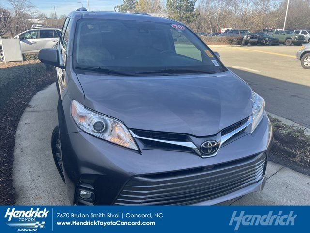 2020 Toyota Sienna XLE