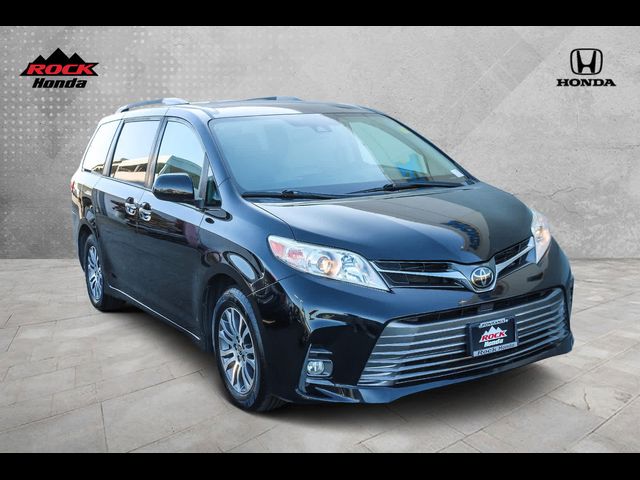 2020 Toyota Sienna XLE