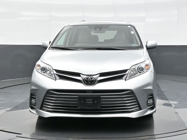 2020 Toyota Sienna XLE