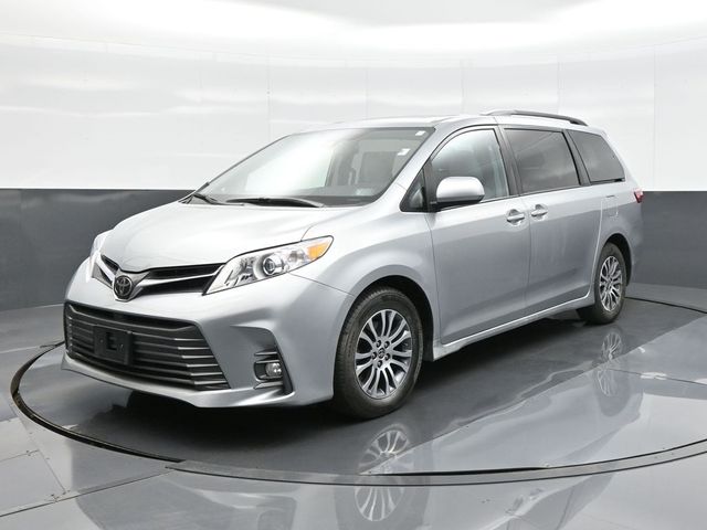 2020 Toyota Sienna XLE