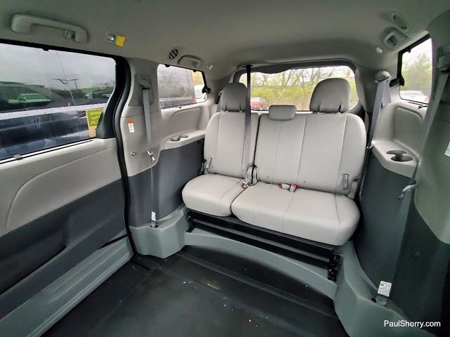 2020 Toyota Sienna XLE