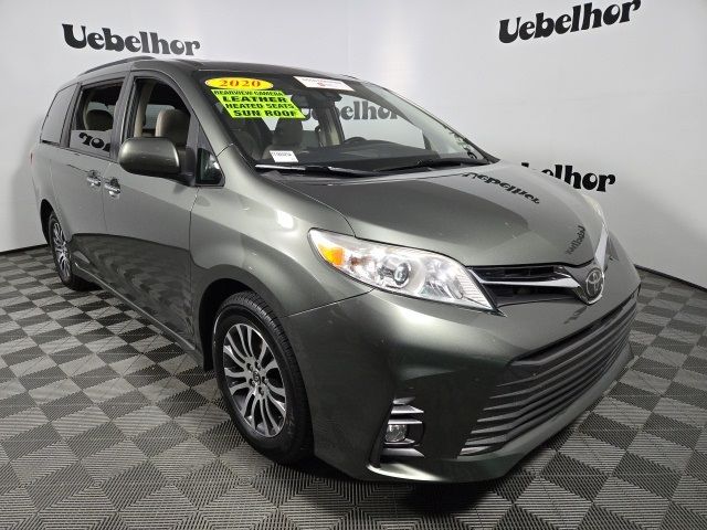 2020 Toyota Sienna XLE Auto Access Seat