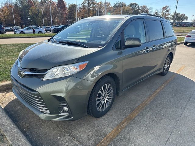 2020 Toyota Sienna XLE Auto Access Seat