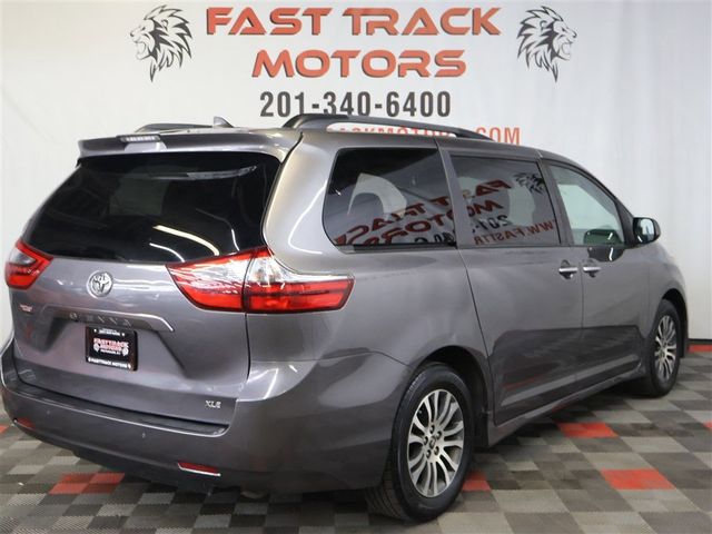 2020 Toyota Sienna XLE