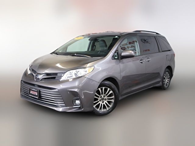 2020 Toyota Sienna XLE