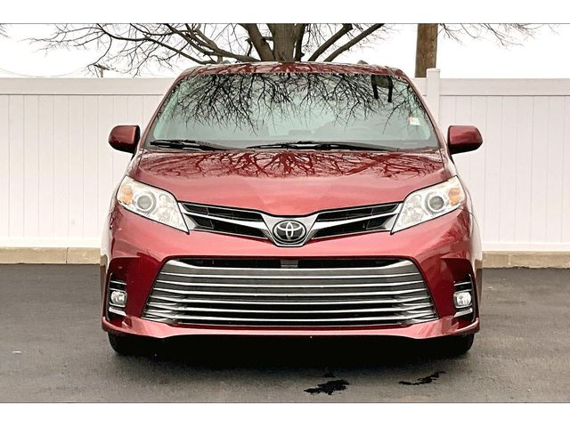 2020 Toyota Sienna XLE