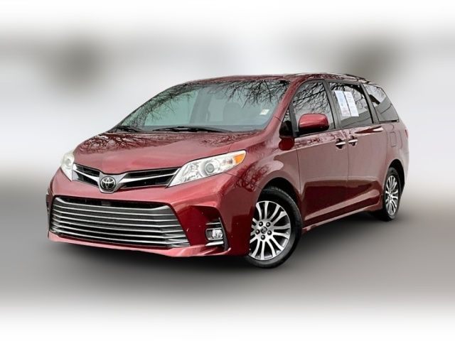 2020 Toyota Sienna XLE