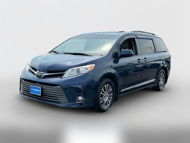 2020 Toyota Sienna XLE