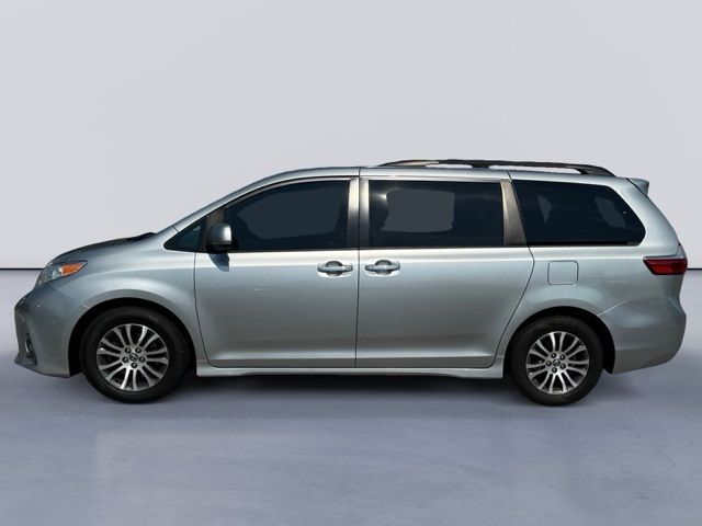 2020 Toyota Sienna XLE Auto Access Seat