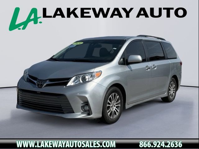 2020 Toyota Sienna XLE Auto Access Seat