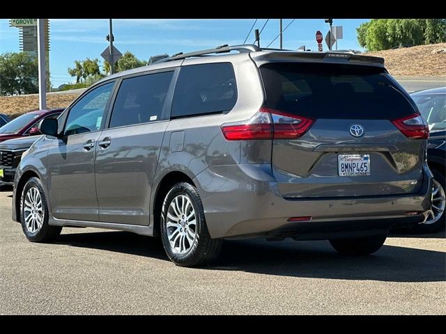 2020 Toyota Sienna XLE