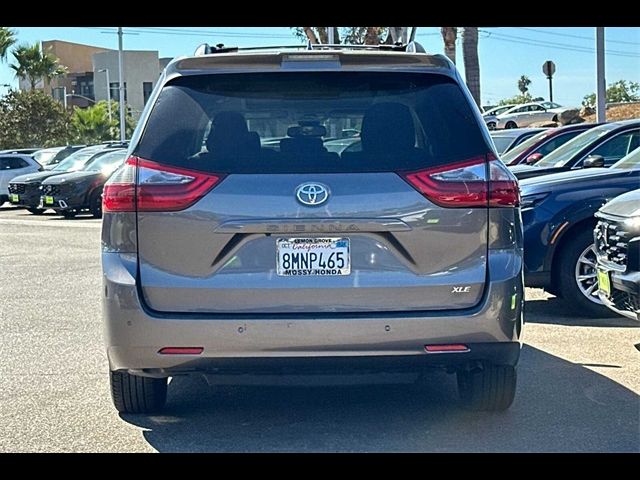 2020 Toyota Sienna XLE