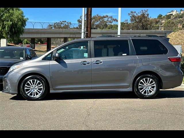 2020 Toyota Sienna XLE