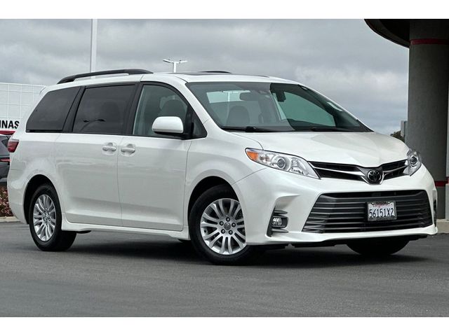 2020 Toyota Sienna XLE