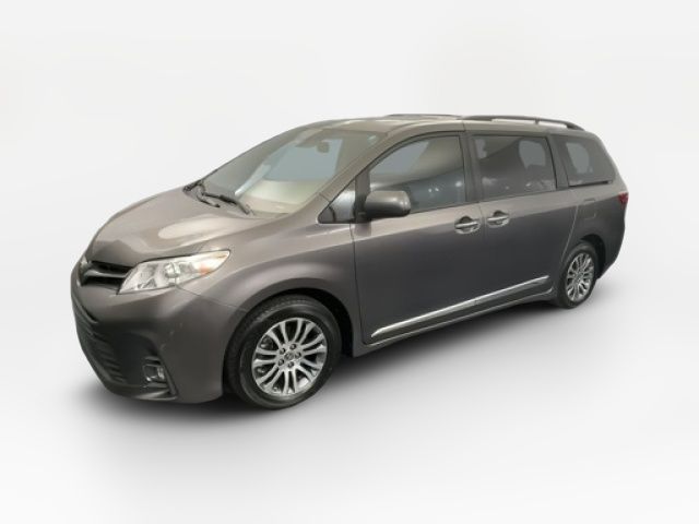 2020 Toyota Sienna XLE