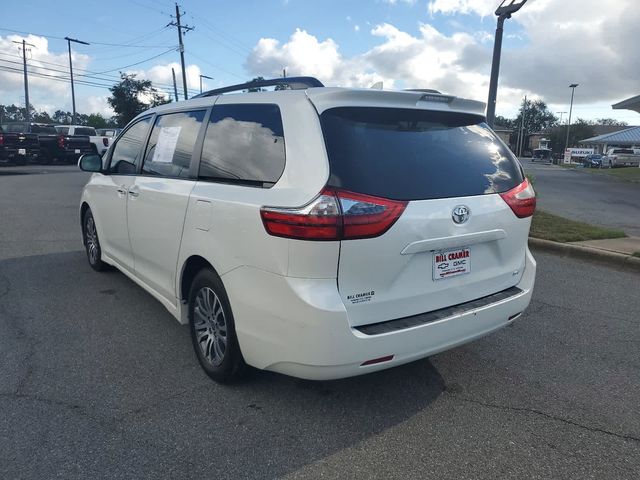 2020 Toyota Sienna XLE