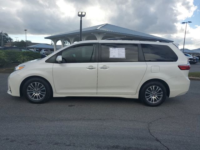 2020 Toyota Sienna XLE