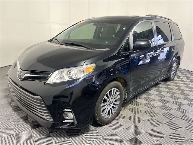 2020 Toyota Sienna XLE