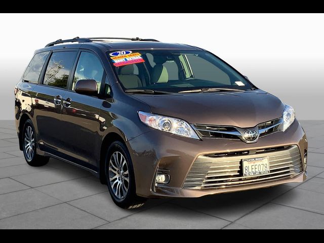 2020 Toyota Sienna XLE