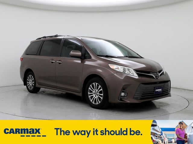 2020 Toyota Sienna XLE