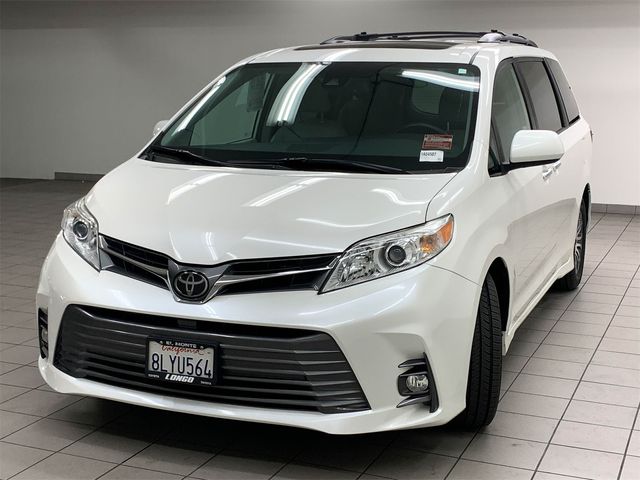 2020 Toyota Sienna XLE Auto Access Seat