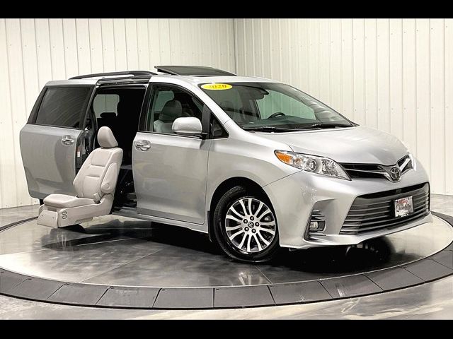 2020 Toyota Sienna XLE